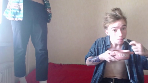 stralght_twinks  09-10-2022